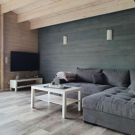 Idyllisches-Blockbohlenhaus-Mit-Eigenem-Garten-Und-Sauna-Zum-Wohlfuehlen Martensrade Εξωτερικό φωτογραφία