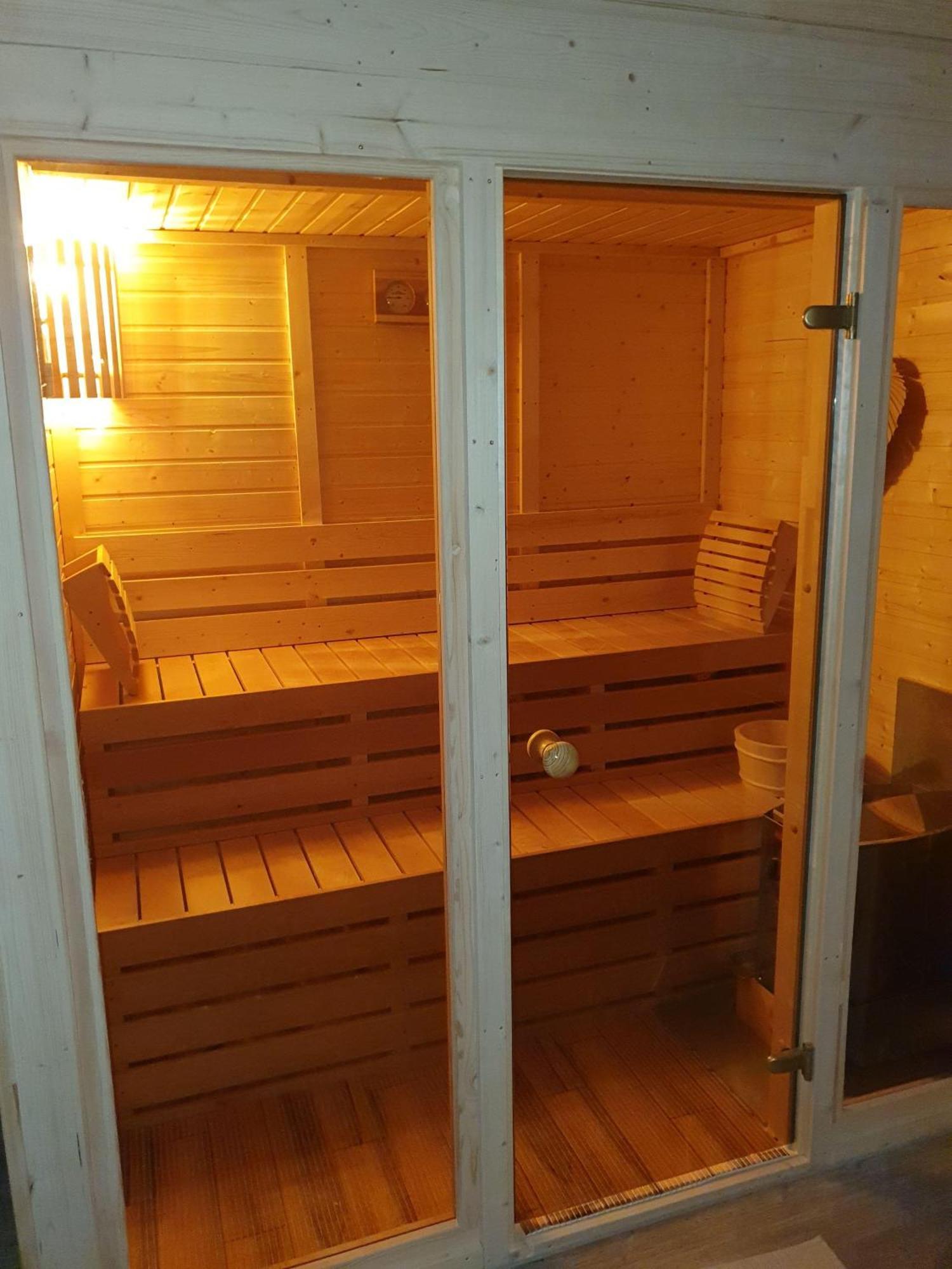 Idyllisches-Blockbohlenhaus-Mit-Eigenem-Garten-Und-Sauna-Zum-Wohlfuehlen Martensrade Εξωτερικό φωτογραφία