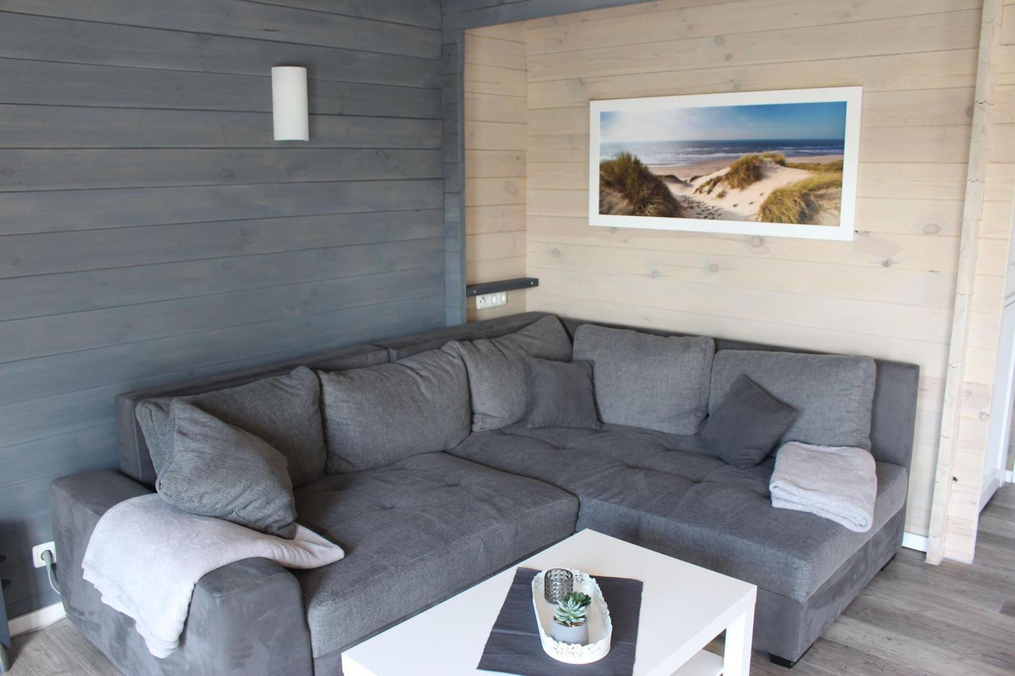 Idyllisches-Blockbohlenhaus-Mit-Eigenem-Garten-Und-Sauna-Zum-Wohlfuehlen Martensrade Εξωτερικό φωτογραφία