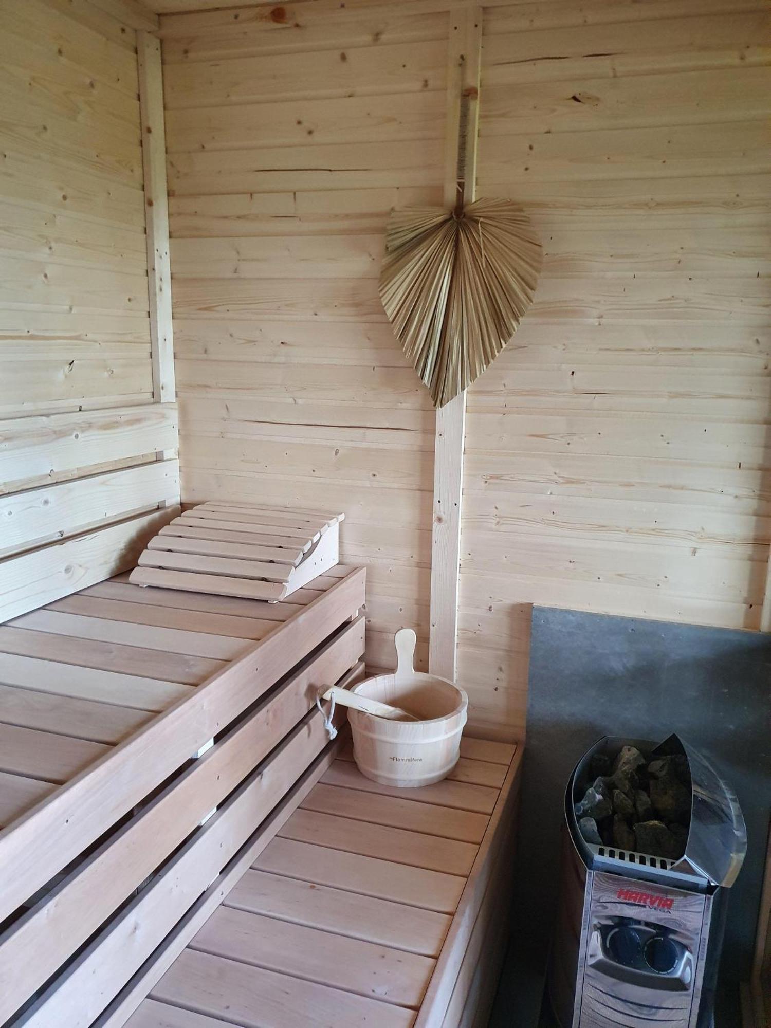 Idyllisches-Blockbohlenhaus-Mit-Eigenem-Garten-Und-Sauna-Zum-Wohlfuehlen Martensrade Εξωτερικό φωτογραφία