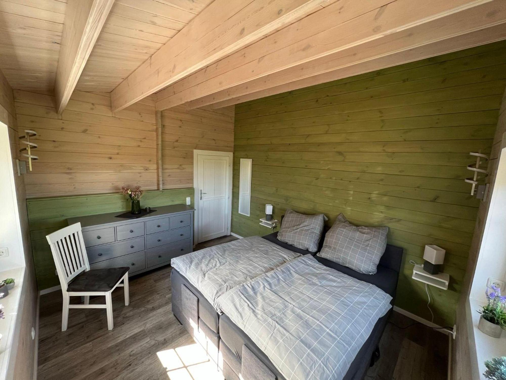 Idyllisches-Blockbohlenhaus-Mit-Eigenem-Garten-Und-Sauna-Zum-Wohlfuehlen Martensrade Εξωτερικό φωτογραφία